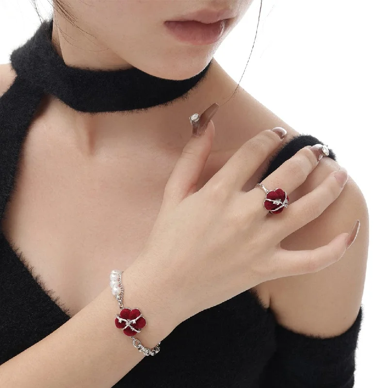 bold rings for women -Women's Grunge Flocking Floral Ring