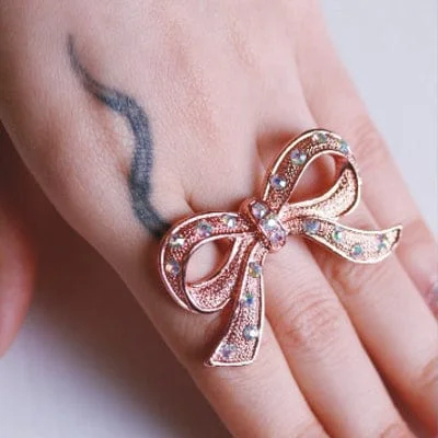 vintage engagement rings for women -Women's Steampunk Bowknot Diamante Ring